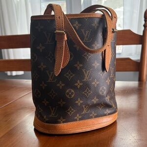 Louis Vuitton Monogram Petit Bucket 23 Bag